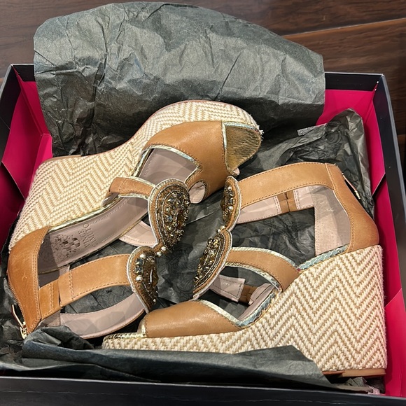 Vince Camuto TORTA Leather Wedge Sandals Size 6.5 - Picture 9 of 9